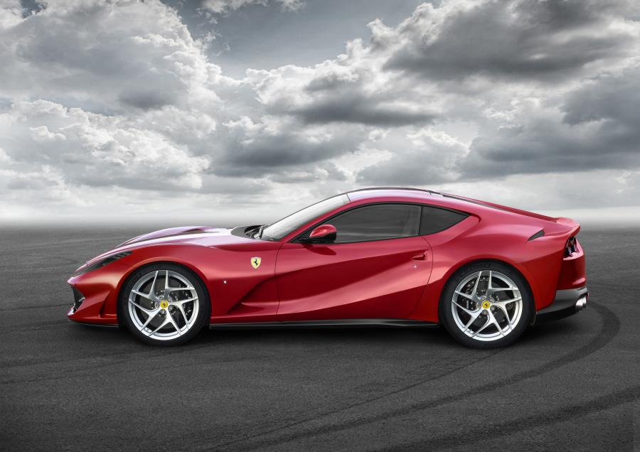  Ferrari 812 Superfast 2017 года  (фото 14 из 91)